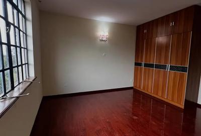 Serviced 2 Bed Apartment with En Suite at Valley Arcade - 2