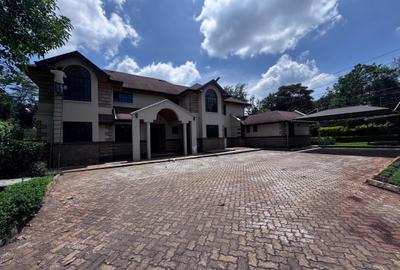 5 Bed Townhouse with En Suite in Runda - 4