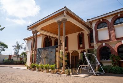 5 Bed House with En Suite in Gigiri