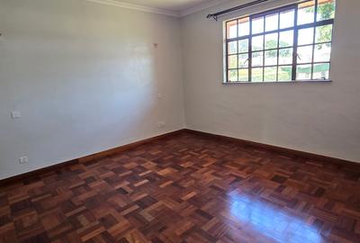 4 Bed House with En Suite at Runda Road - 3