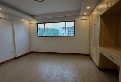 4 Bed Apartment with En Suite at Othaya Road - 3