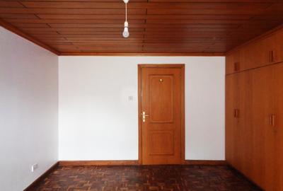 4 Bed House with En Suite in Runda - 3