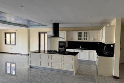 3 Bed Apartment with En Suite in Nyali Area