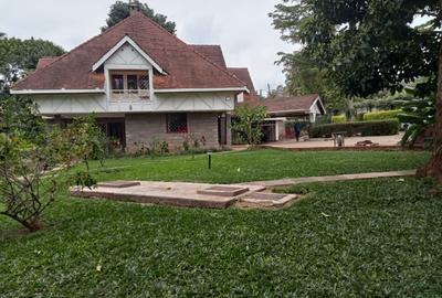 4 Bed House with En Suite in Runda - 2