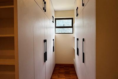 4 Bed Townhouse with En Suite in Karen - 3