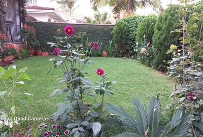 4 Bed House with En Suite at Grevillea Grove