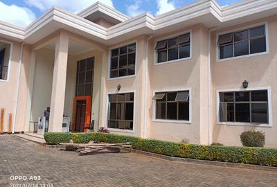 6 Bed Townhouse with En Suite in Kitisuru