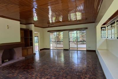 4 Bed House with En Suite in Nyari - 2