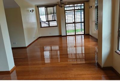 5 Bed Townhouse with En Suite at Lavington