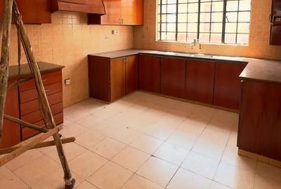 2 Bed Apartment with Parking in Lavington