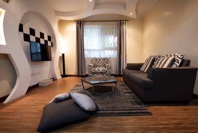 Serviced 3 Bed Apartment with En Suite in Brookside