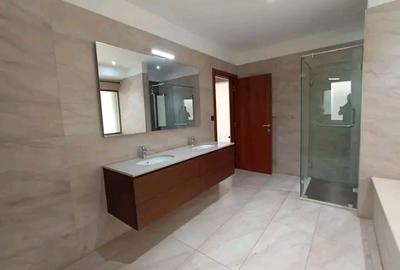 5 Bed Villa with En Suite at Lavington - 3