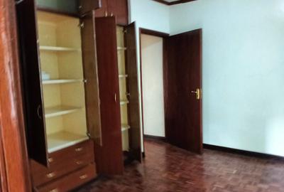 5 Bed Townhouse with En Suite in Lavington