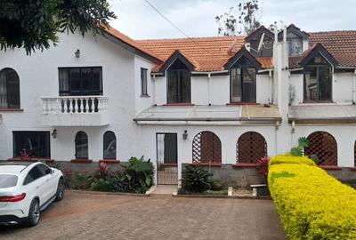 4 Bed Townhouse with En Suite at Nyari