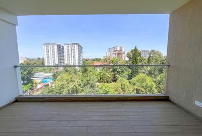 3 Bed Apartment with En Suite in Lavington