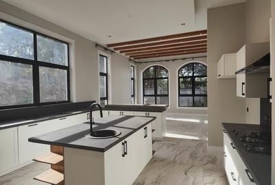 5 Bed Villa with En Suite in Loresho - 4