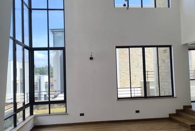 5 Bed Villa with En Suite in Lavington - 4