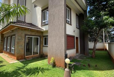 5 Bed Villa with En Suite in Lavington