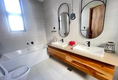 4 Bed Villa with En Suite in Loresho - 3