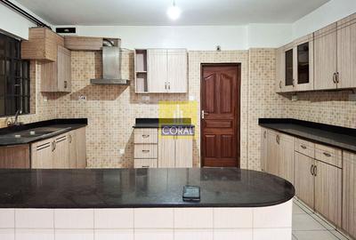 4 Bed Apartment with Backup Generator in Parklands