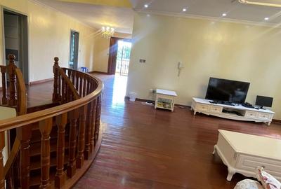5 Bed House with En Suite in Gigiri
