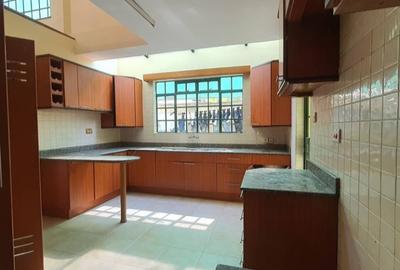 4 Bed Townhouse with En Suite in Kileleshwa