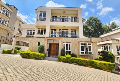 5 Bed Townhouse with En Suite in Lavington - 2
