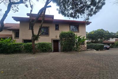 3 Bed House with En Suite in Runda