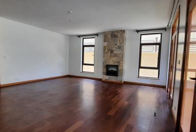 5 Bed Villa with En Suite in Lavington - 3