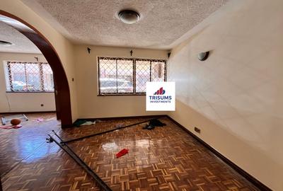 4 Bed House with En Suite in Lavington - 3