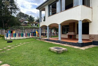4 Bed Townhouse with En Suite in Rosslyn - 2