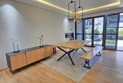 5 Bed Townhouse with En Suite in Lavington - 4