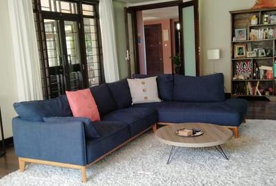 5 Bed Townhouse with En Suite in Kitisuru