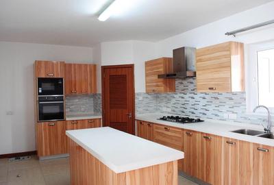 3 Bed Apartment with En Suite at Lavington