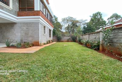 5 Bed Townhouse with En Suite in Spring Valley