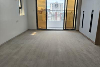 5 Bed Apartment with En Suite in Parklands - 3