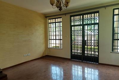 5 Bed Townhouse with En Suite in Lavington