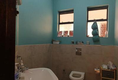 5 Bed Townhouse with En Suite in Westlands Area