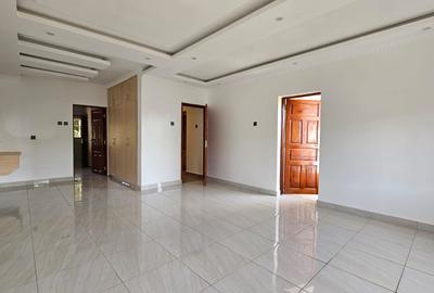 4 Bed Townhouse with En Suite in Karen - 2