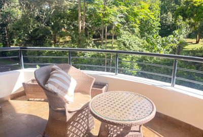 Furnished 3 Bed Apartment with En Suite in Riverside