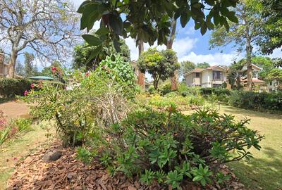 5 Bed Townhouse with En Suite in Rosslyn