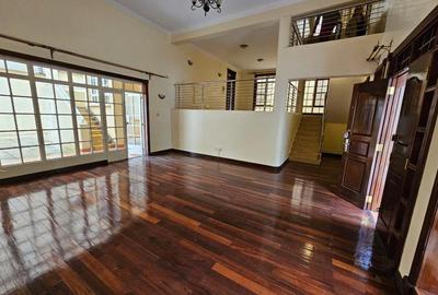 4 Bed Townhouse with En Suite at Kyuna Crescent - 2