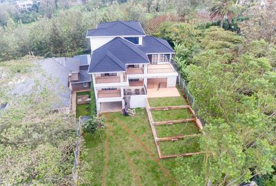 6 Bed House with En Suite at Kerarapon Dr