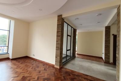 5 Bed Villa with En Suite in Lavington - 4