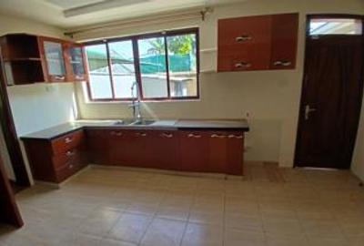 5 Bed House with En Suite at Bogani - 2