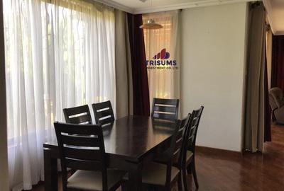 4 Bed House with En Suite in Ridgeways