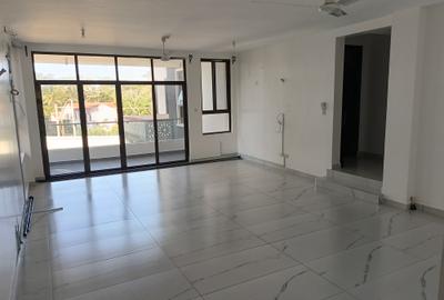 Serviced 4 Bed Apartment with En Suite at Bungalow Road