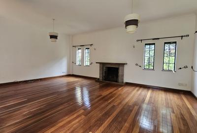 5 Bed House with En Suite in Runda - 3