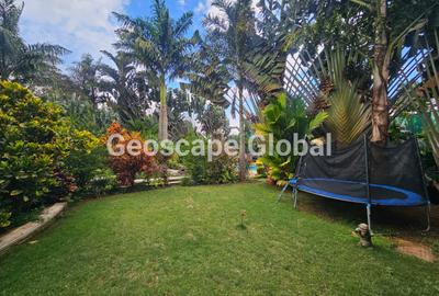 5 Bed House with En Suite in Runda