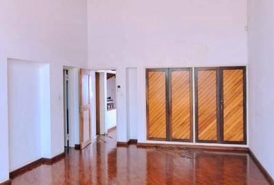 4 Bed Townhouse with En Suite in Westlands Area